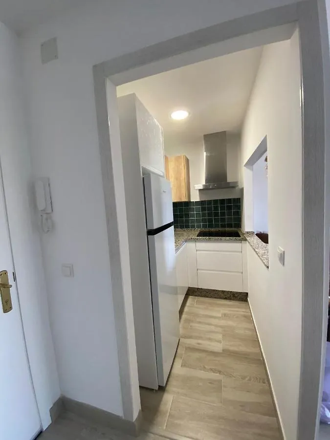 Apartamento Totalmente Reformado Con Piscina Y Jardines Al Lado De La Playa De La Carihuela Torremolinos Lägenhet