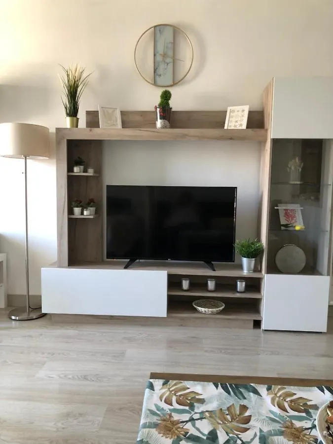 Apartamento Totalmente Reformado Con Piscina Y Jardines Al Lado De La Playa De La Carihuela Torremolinos Spanien