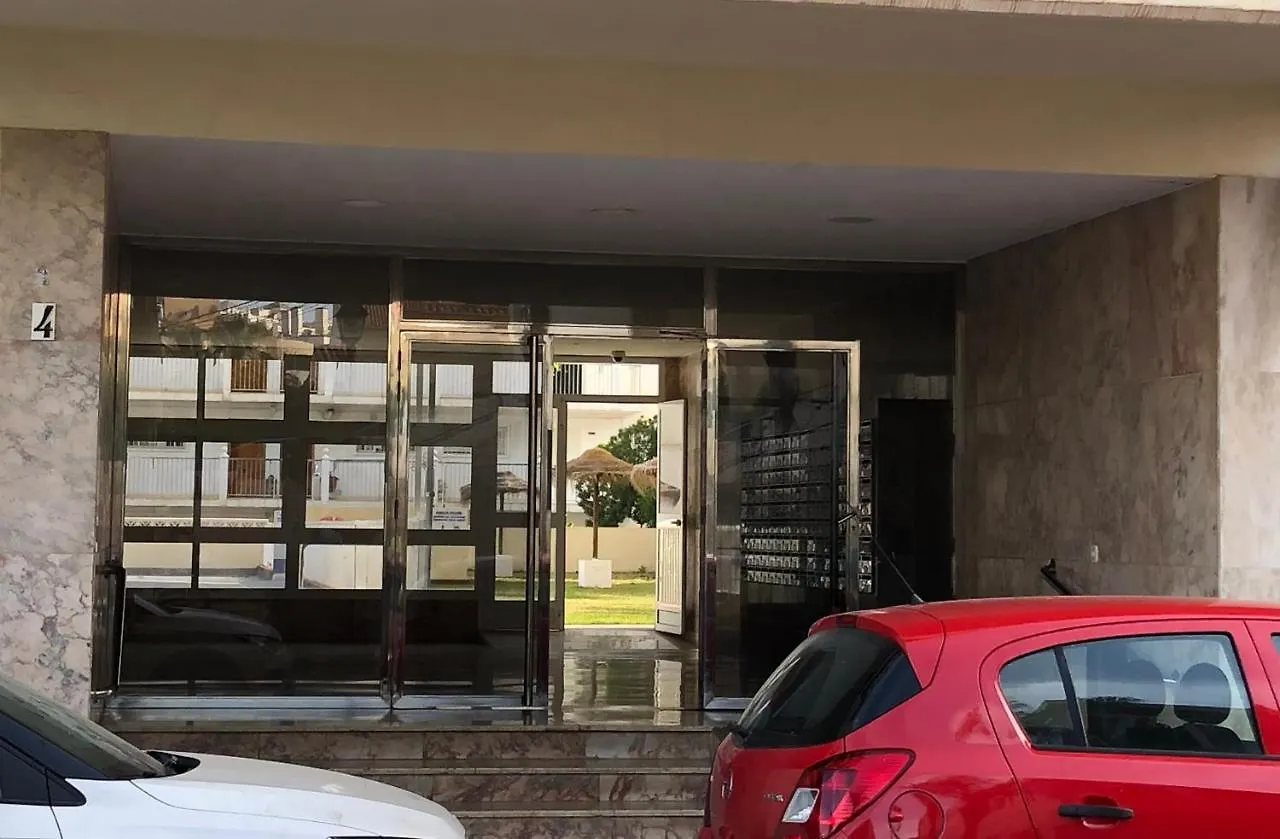 Appartement Apartamento Totalmente Reformado Con Piscina Y Jardines Al Lado De La Playa De La Carihuela Torremolinos Spanje
